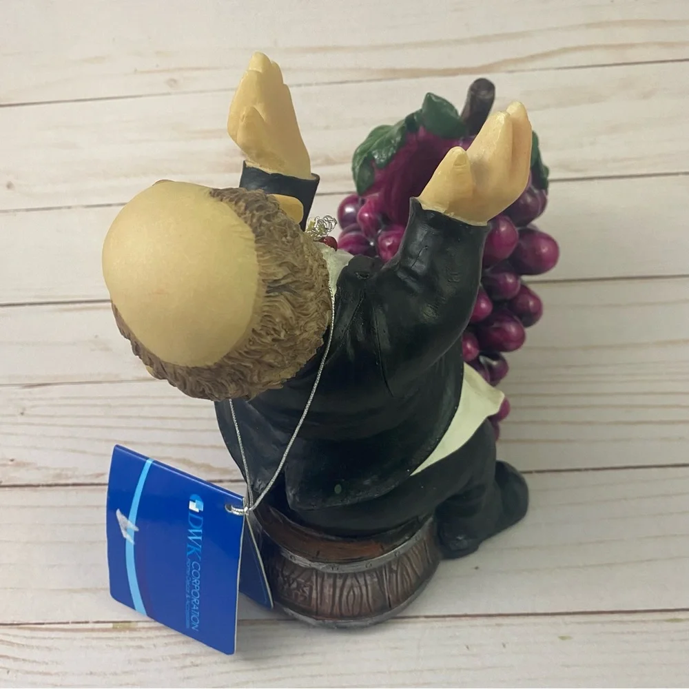 DWK Wine Bottle Holder Waiter & Grapes NWT World of Wonders 2012